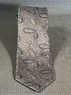Jos A Bank Reserve Collection Paisley Tie